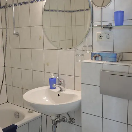 Mrozek, Juergen App 201 Apartamento *